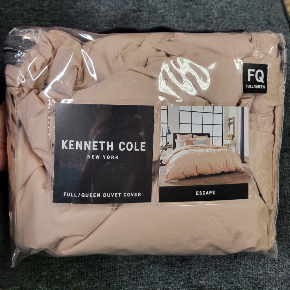 Kenneth Cole Escape Full/Queen Duvet Cover